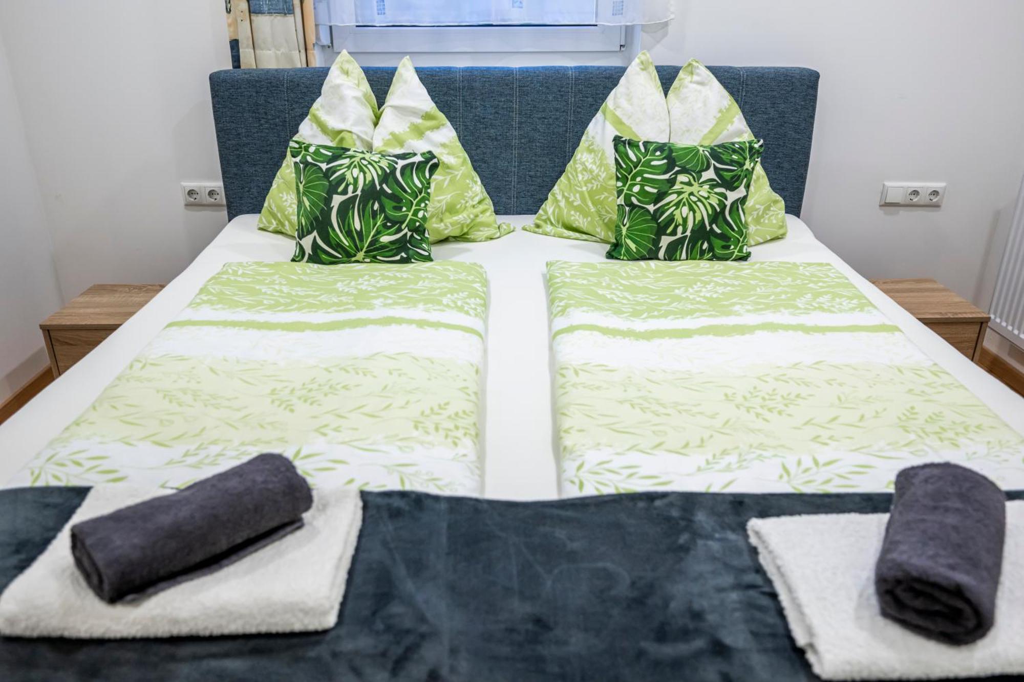 Die Schlafstube - Bed & Breakfast เซลท์เว็ก ภายนอก รูปภาพ