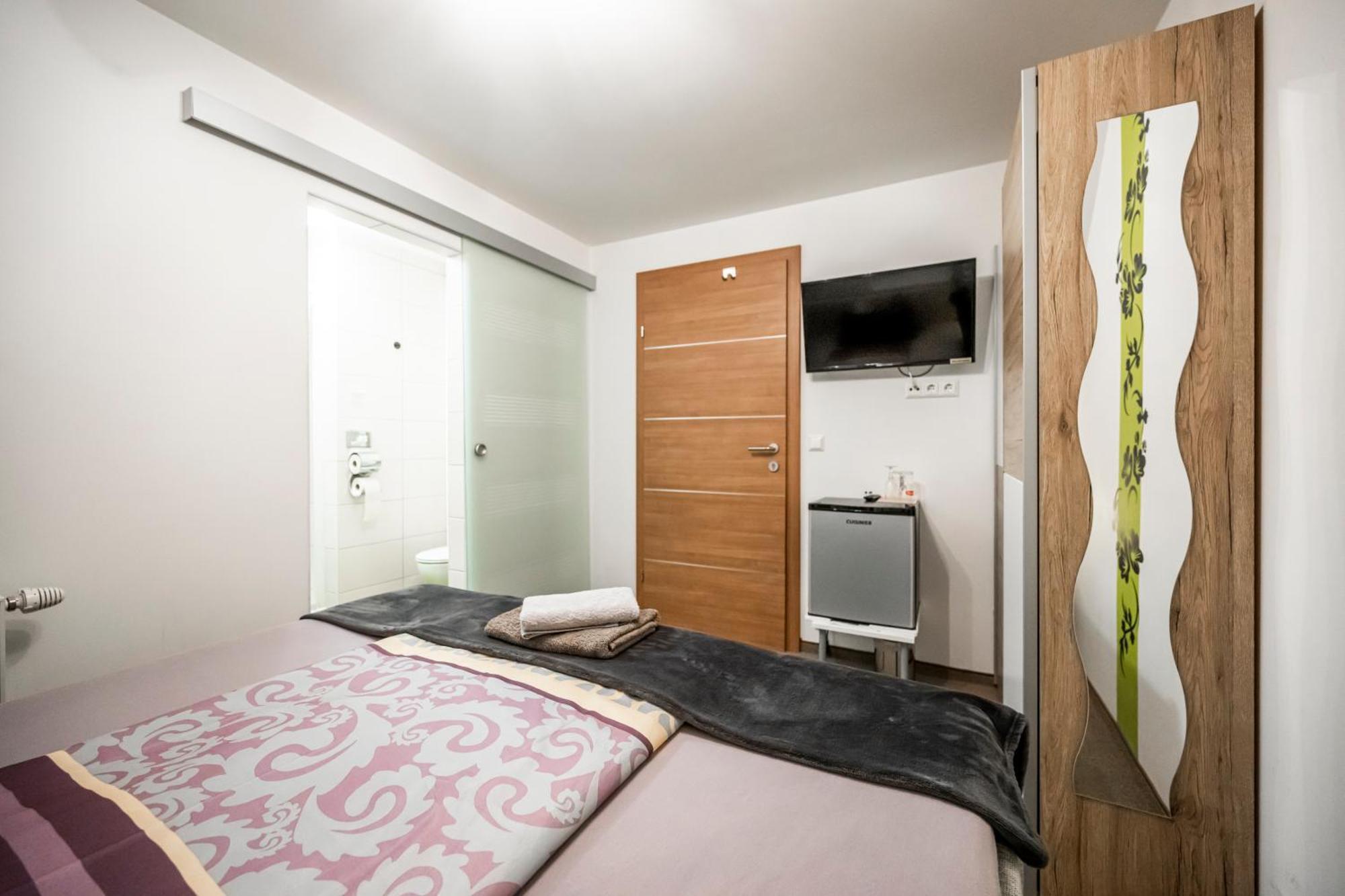 Die Schlafstube - Bed & Breakfast เซลท์เว็ก ภายนอก รูปภาพ