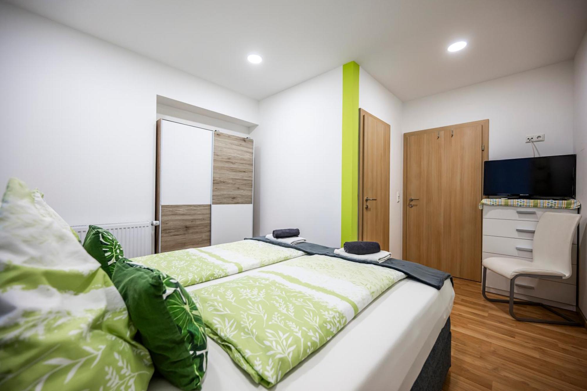 Die Schlafstube - Bed & Breakfast เซลท์เว็ก ภายนอก รูปภาพ
