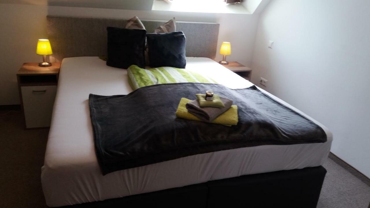 Die Schlafstube - Bed & Breakfast เซลท์เว็ก ภายนอก รูปภาพ
